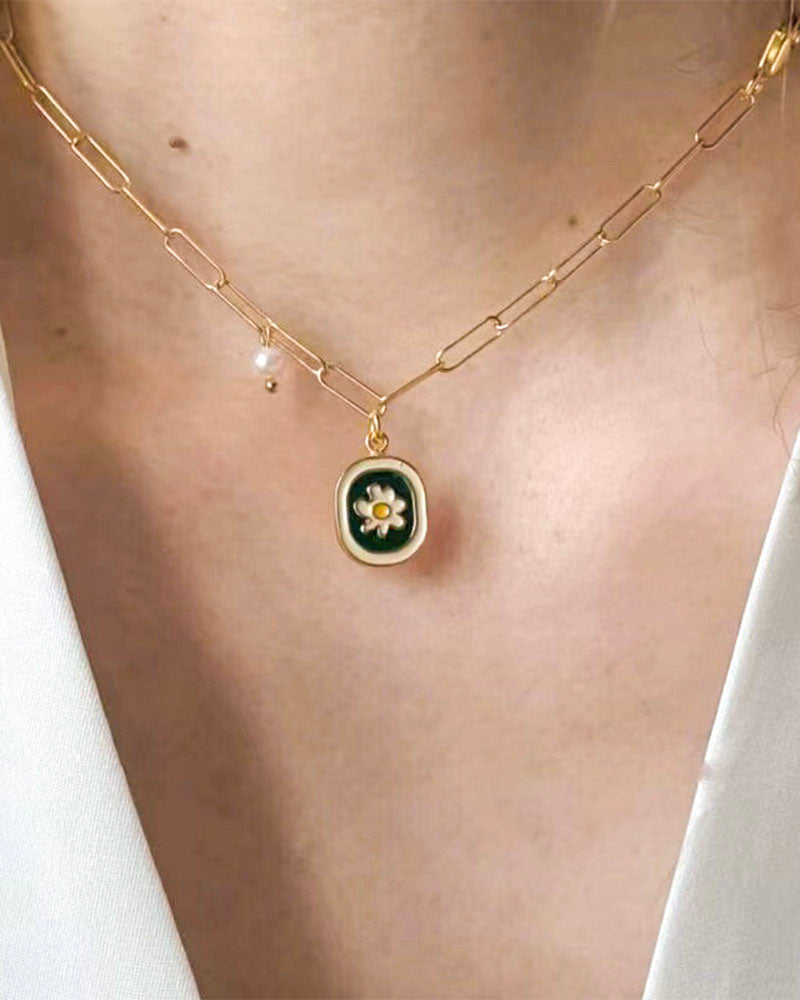 Enamel Glaze Daisy Necklace