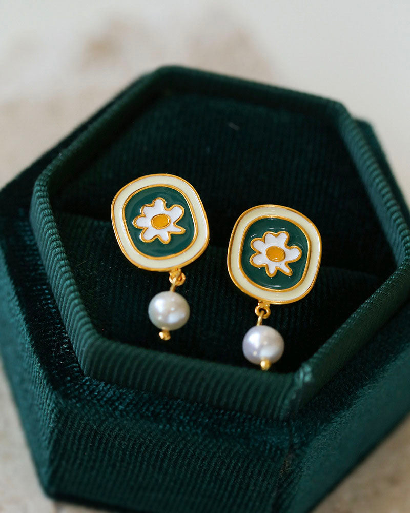 Enamel Glaze Daisy Pearl Earring