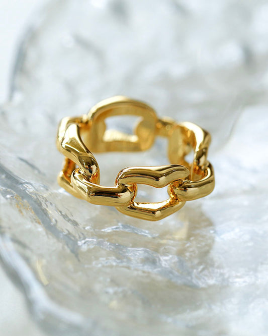 Golden Link Ring