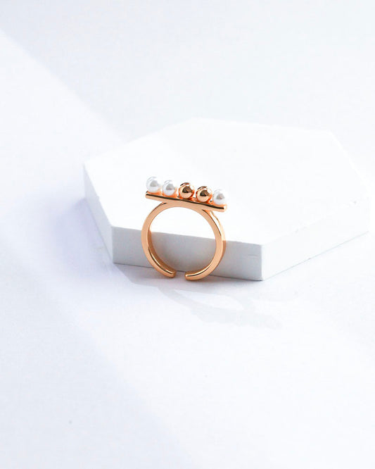 Pearl Horizon Ring