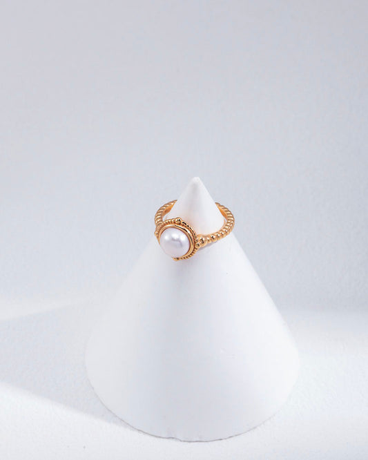 Round Pearl Halo Ring