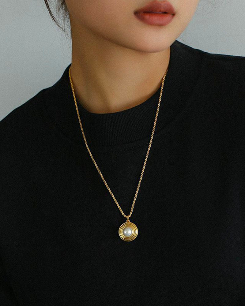 Saturn Halo Pendant Necklace