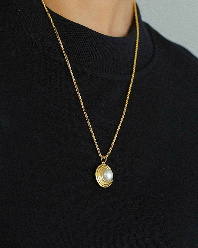 Saturn Halo Pendant Necklace