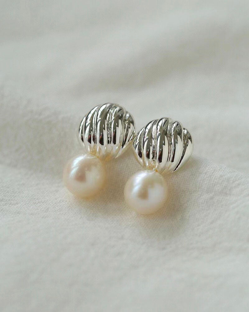 Shell Pearl Stud Earrings